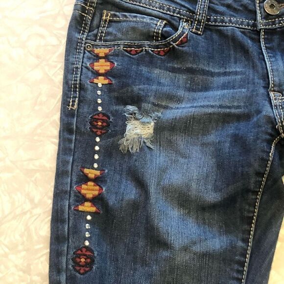 mudd tribal embroidered straight leg fit distressed holes size 5 L30” - Picture 5 of 10